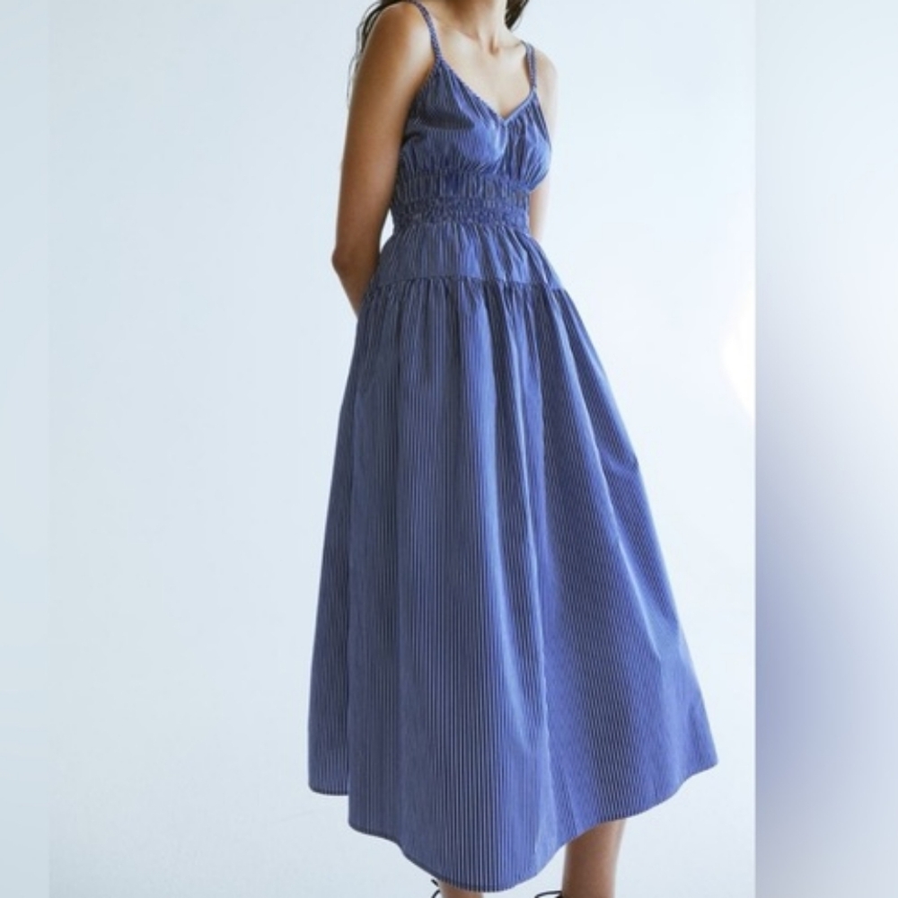 H&m Dress Cotton Dress  Smocked Waist pinstripes blue/ecru Nwt.